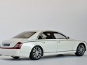 1:18 Auto Art Maybach 57 S 2005 White. Uploaded by Ricardo